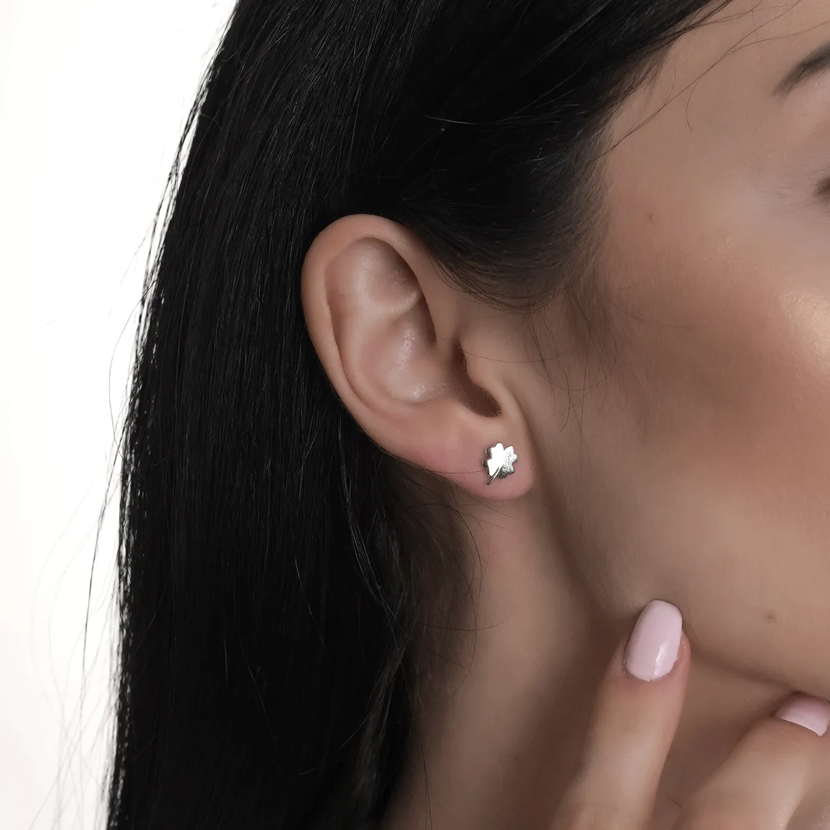 Cercei trifoi din aur alb de 14K