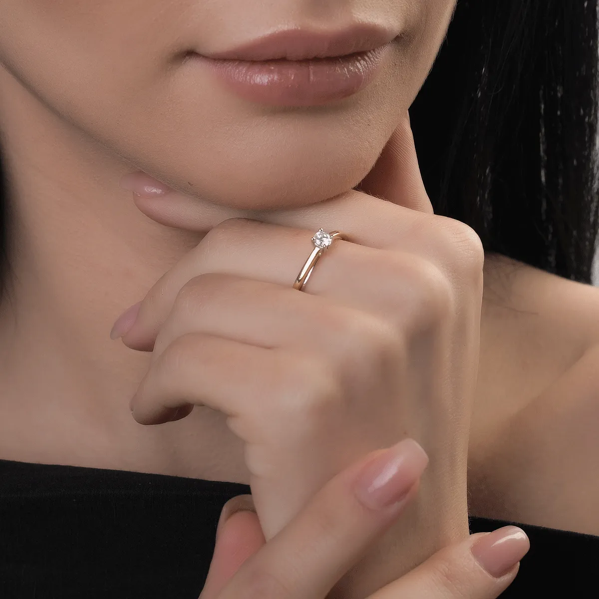 Inel de logodna din aur alb-galben cu diamant solitaire de 0.19ct