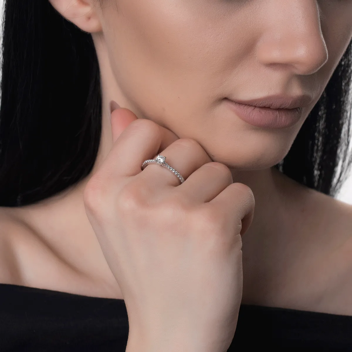 Inel de logodna din aur alb de 18K cu diamant de 0.16ct si diamante de 0.17ct
