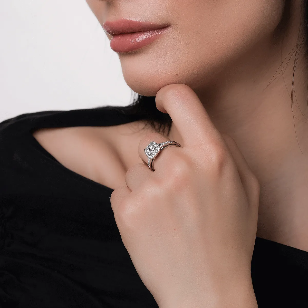 18K white gold engagement ring with 0.53ct diamonds