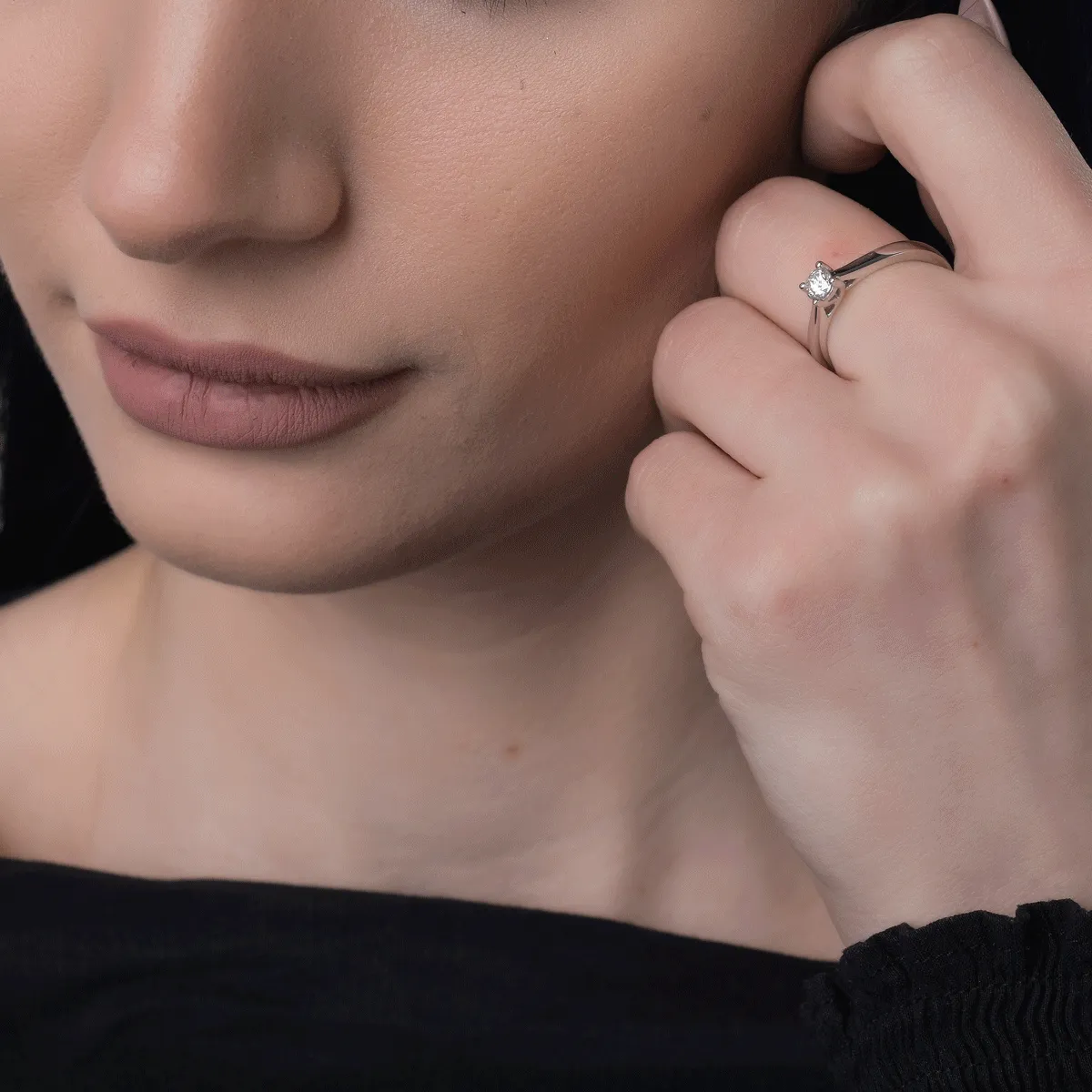 Inel de logodna din aur alb de 18K cu un diamant solitaire de 0.25ct