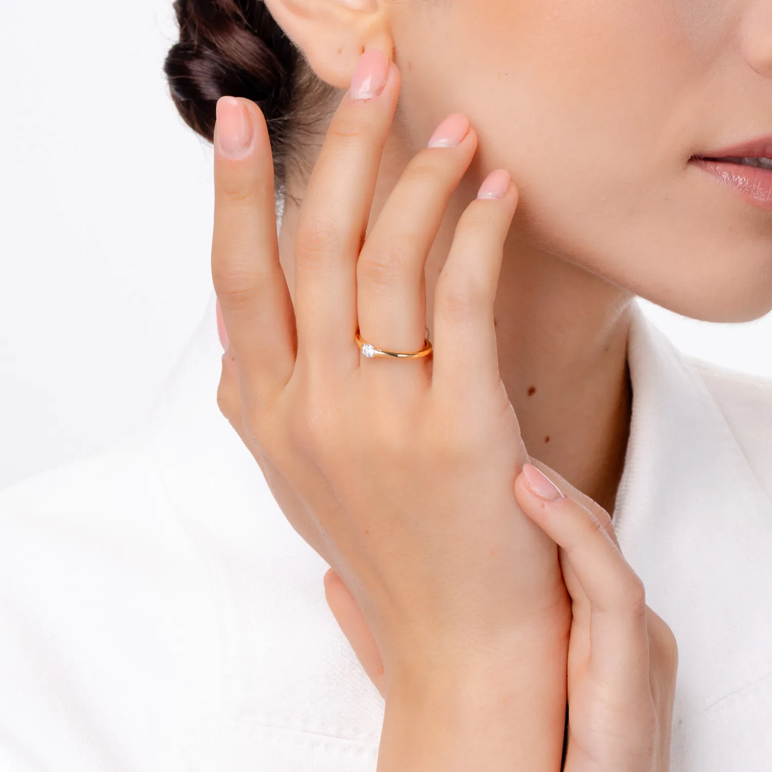 Pierścionek zaręczynowy z 18K różowego złota z diamentem w pasjansie o masie 0,145ct