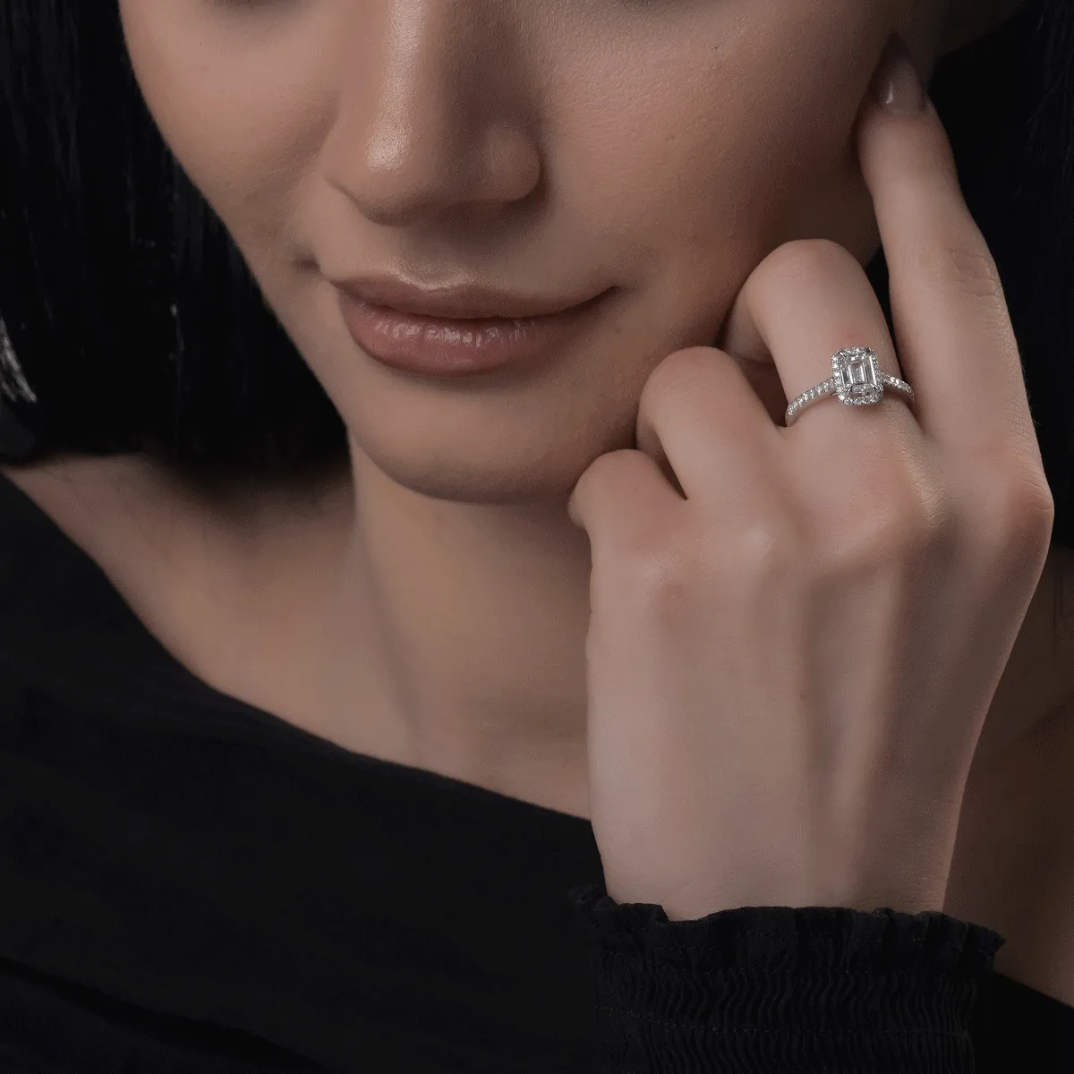 Inel de logodna din aur alb de 18K cu diamant de 1ct si diamante de 0.27ct