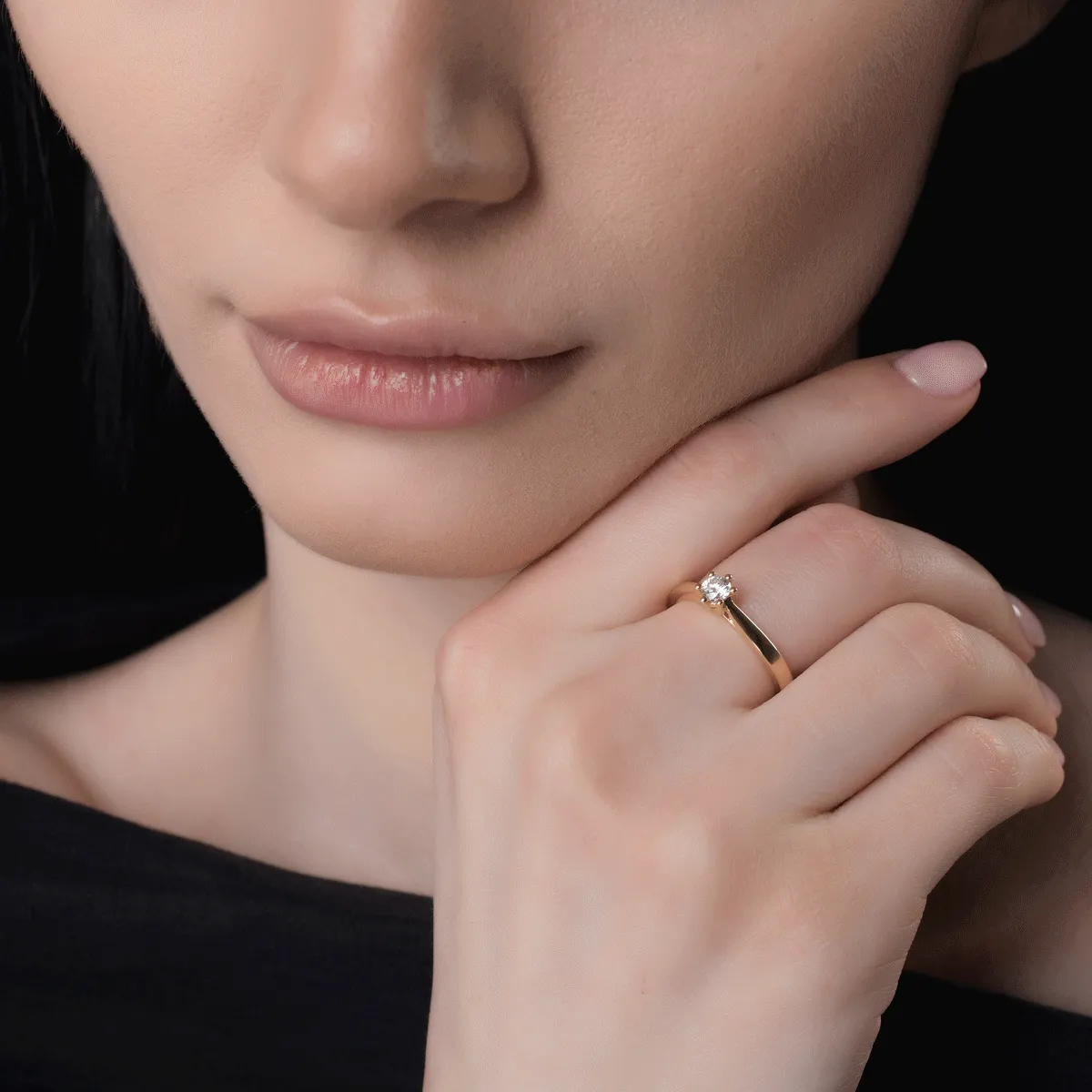 Inel de logodna din aur galben de 18K cu un diamant solitaire de 0.15ct