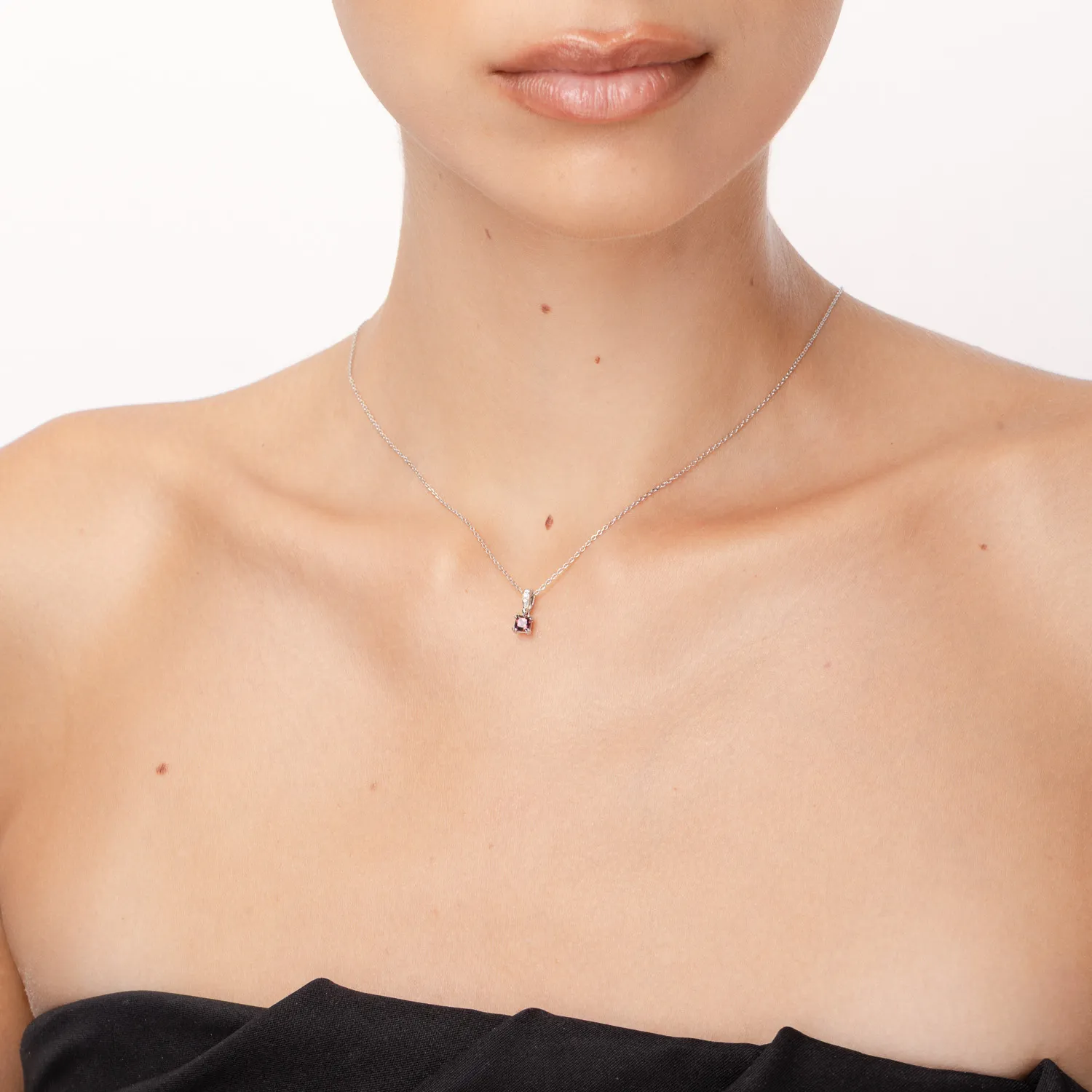 Pandantiv din aur alb cu turmalina multicolora princess de 0.39ct si diamante de 0.04ct