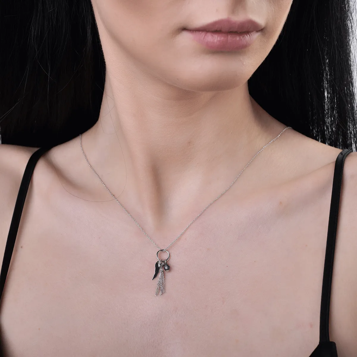 14K white gold pendant necklace