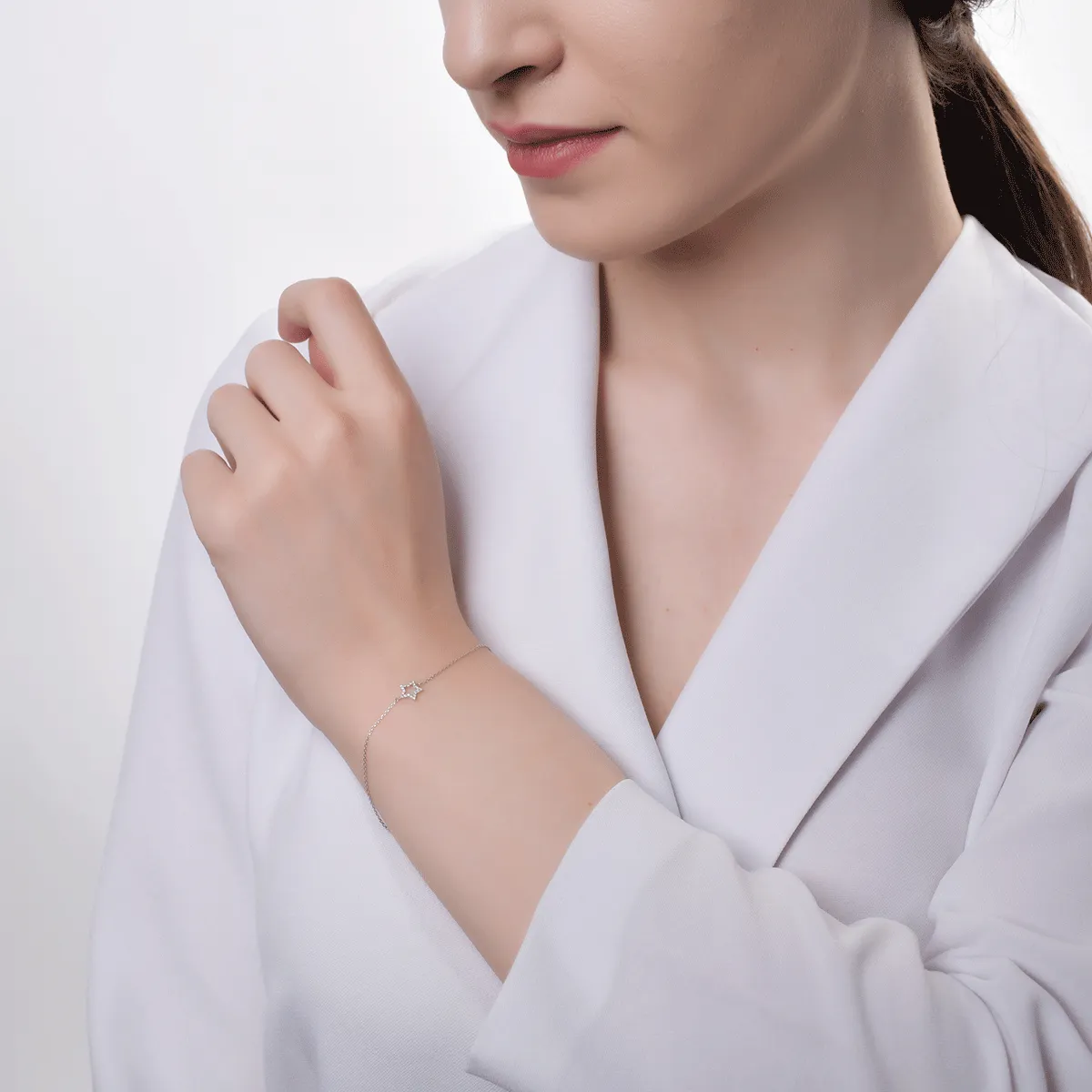 Bratara din aur alb cu diamante de 0.05ct