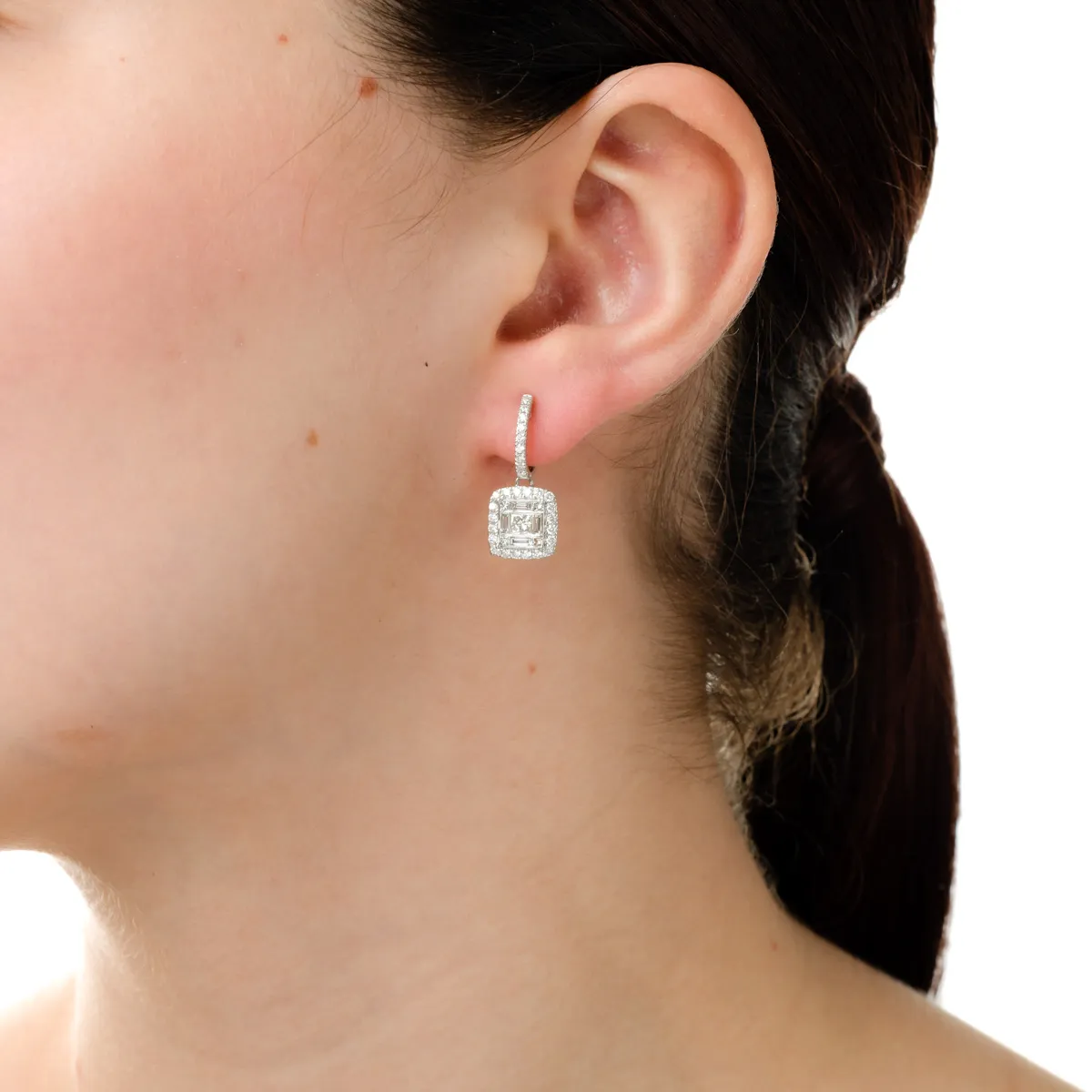 18K white gold earrings with 1.35ct diamonds