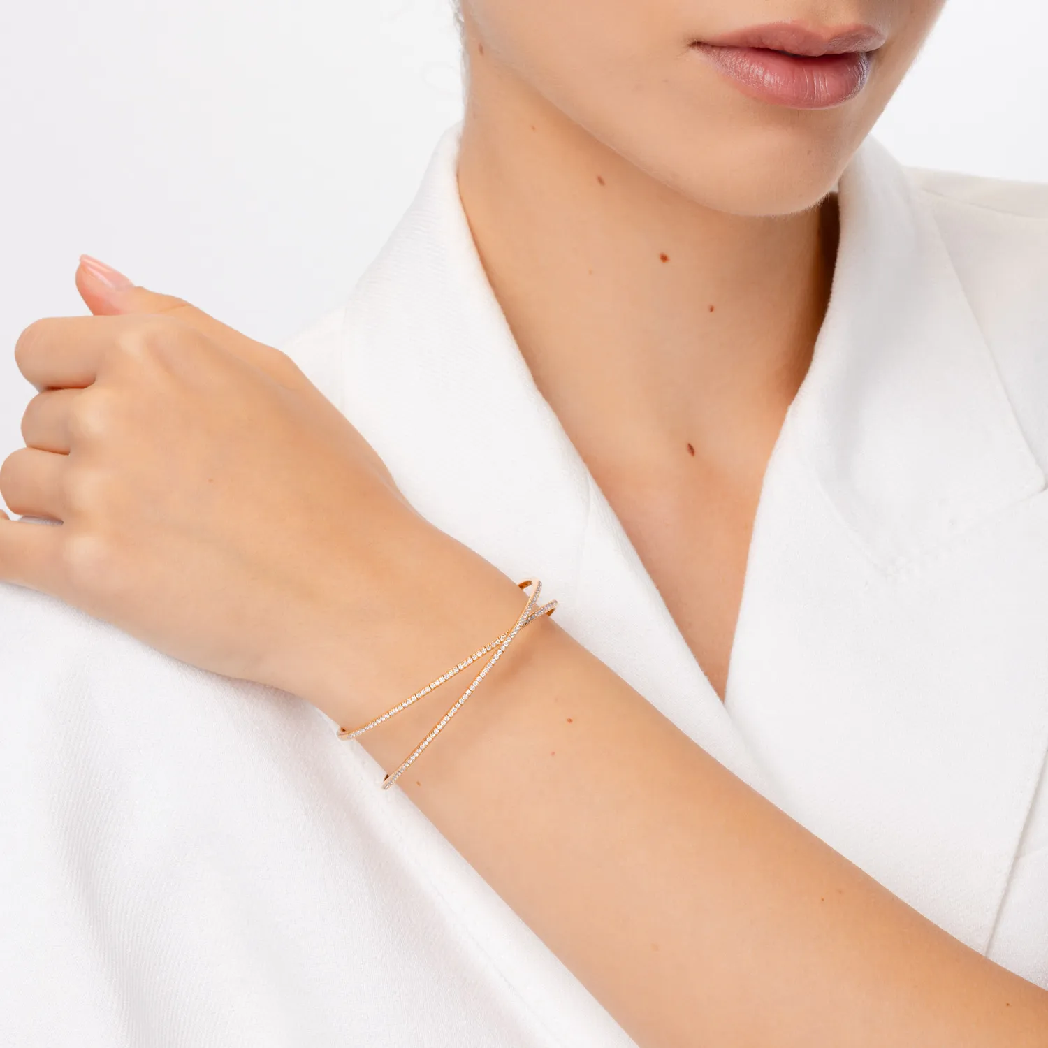 Stała bransoletka z 18K różowego złota z diamentami o masie 0.87ct