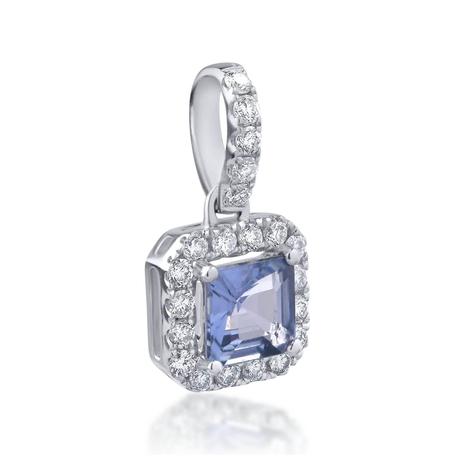 18K white gold pendant with 0.77ct sapphire and 0.24ct diamonds