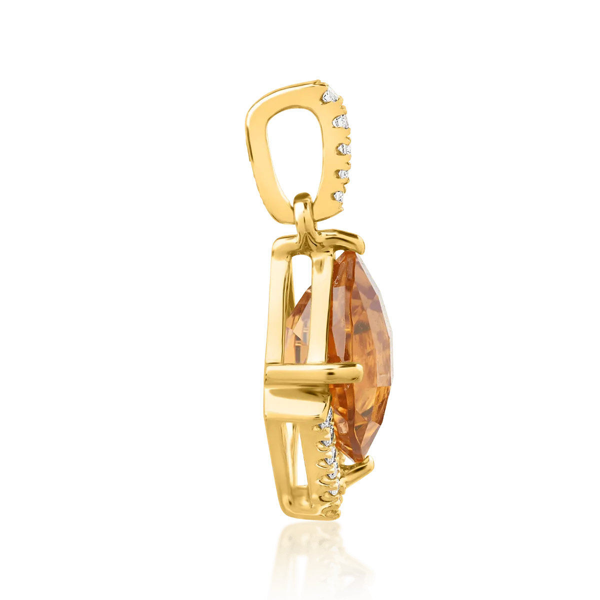 18K yellow gold pendant with citrine of 2.2ct and diamonds of 0.08ct