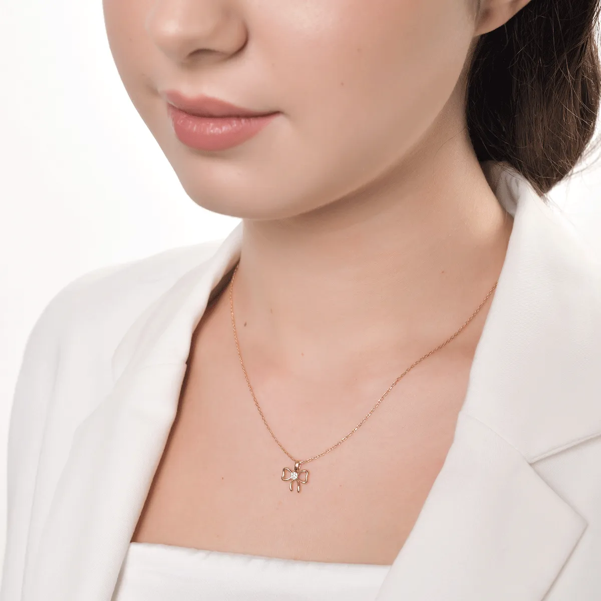Висулка от 18K бяло розово злато с 0.03ct диаманти
