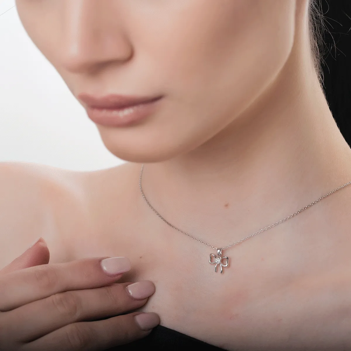 Pandantiv fundita din aur alb de 18K cu diamante de 0.025ct