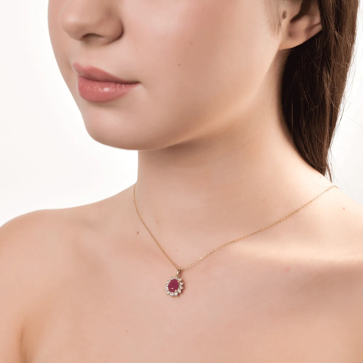 Pandantiv din aur galben cu rubin de 1.33ct si diamante de 0.03ct