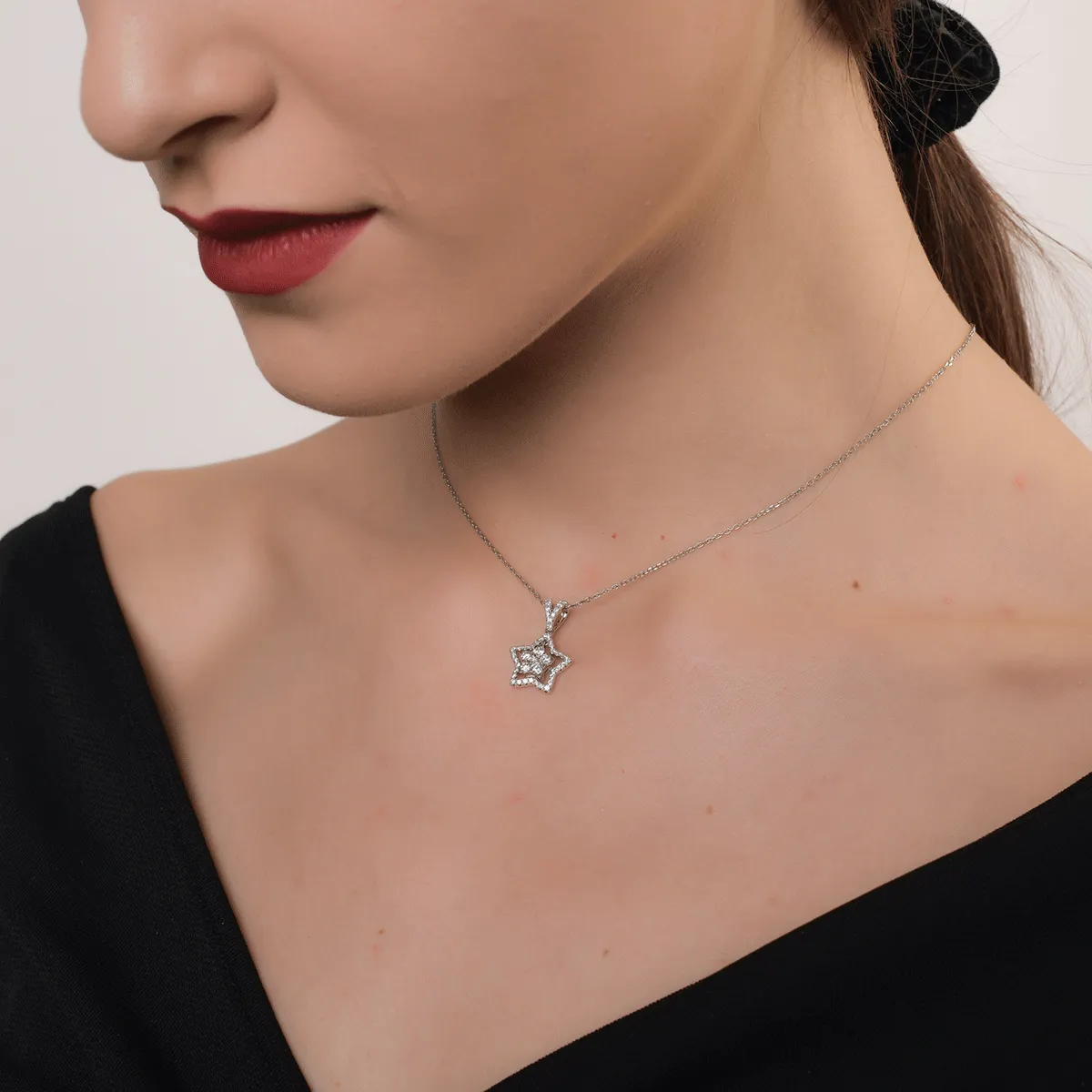 18K white gold stars pendant with diamonds of 0.47ct