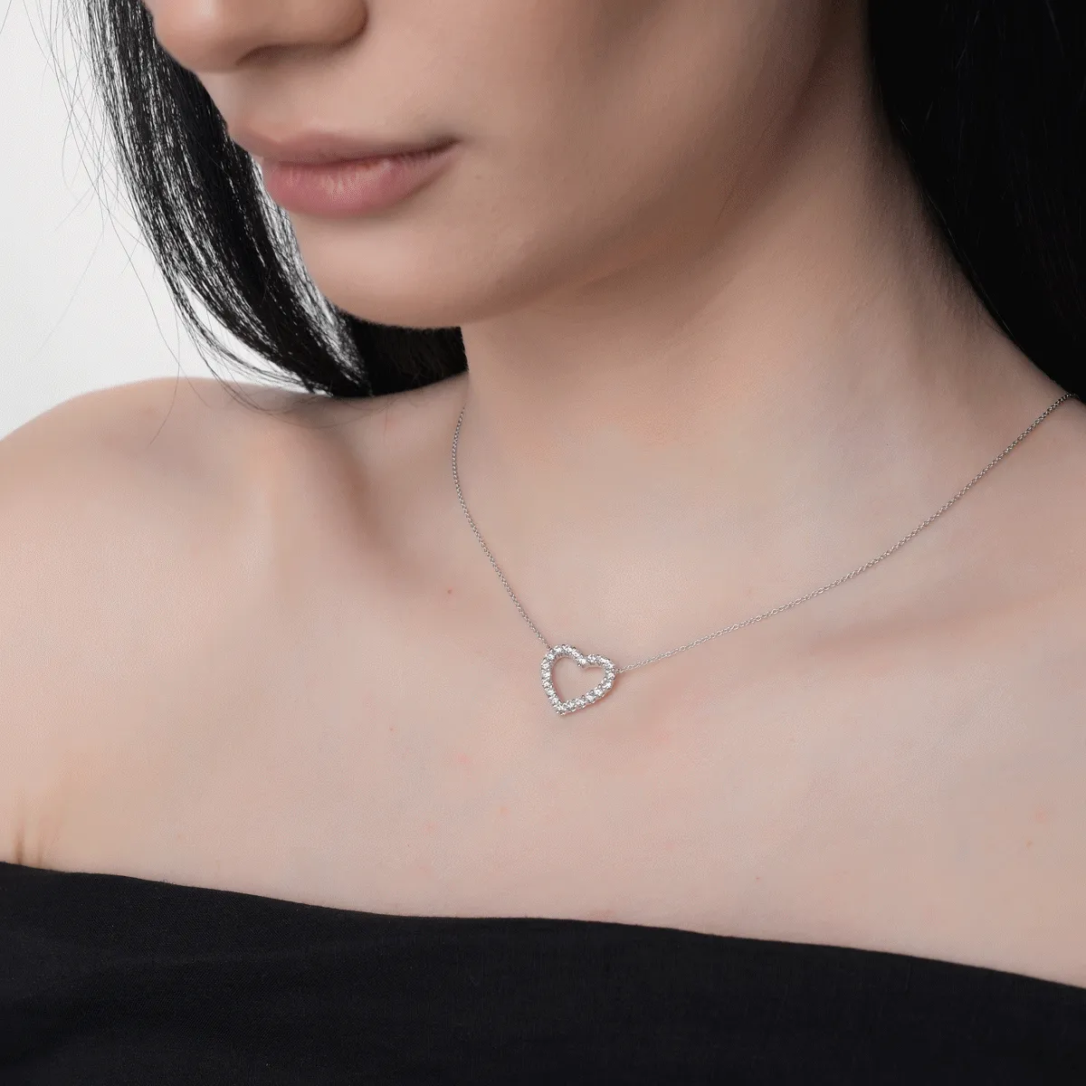 Lant cu pandantiv inimioara din aur alb cu diamante de 0.5ct