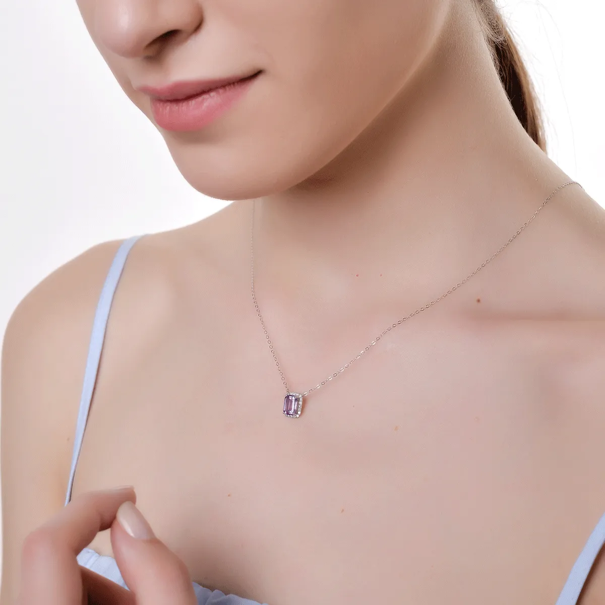 Lant cu pandantiv din aur alb de 18K cu ametist de 0.85ct si diamante de 0.12ct
