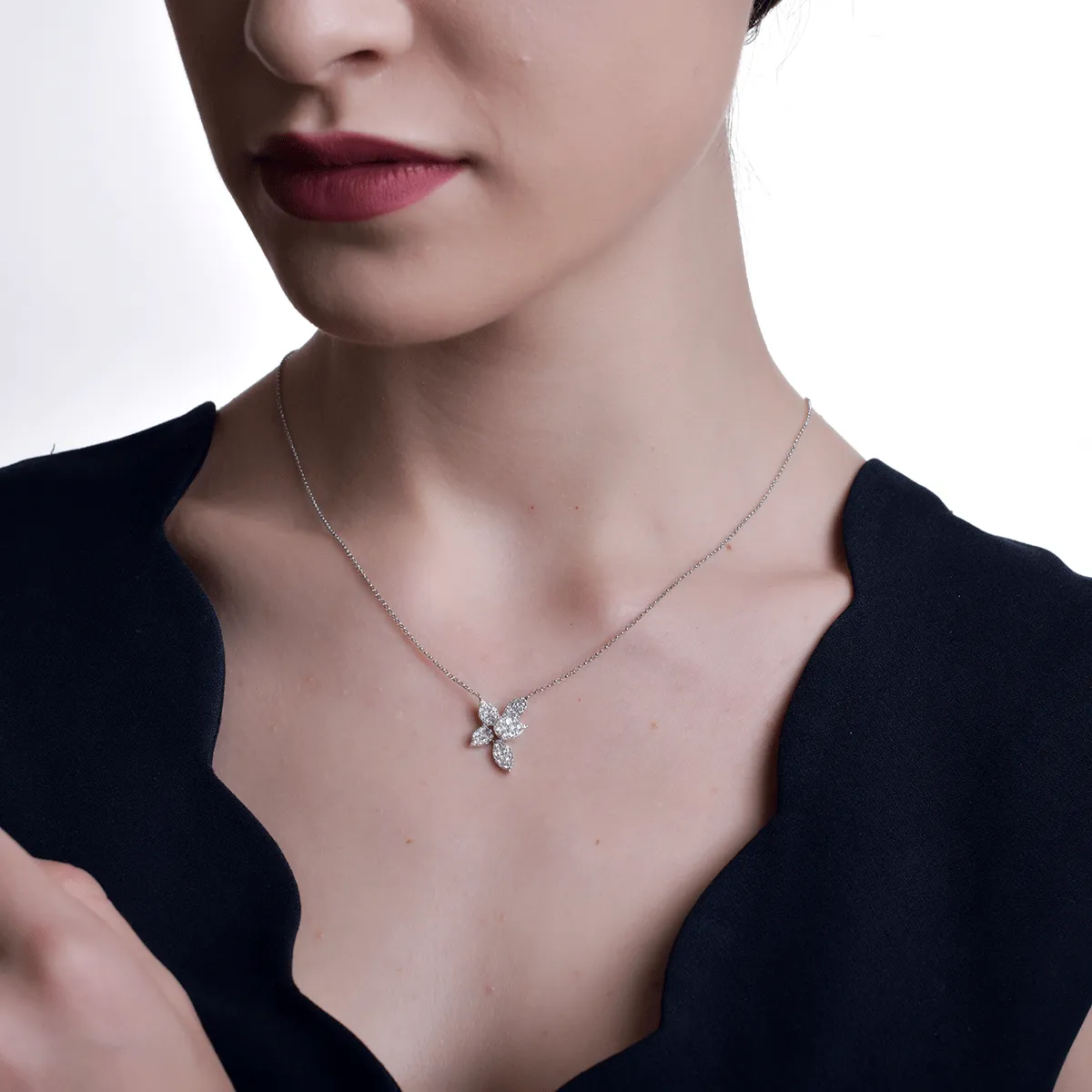 Lant cu pandantiv din aur alb cu diamante de 0.94ct