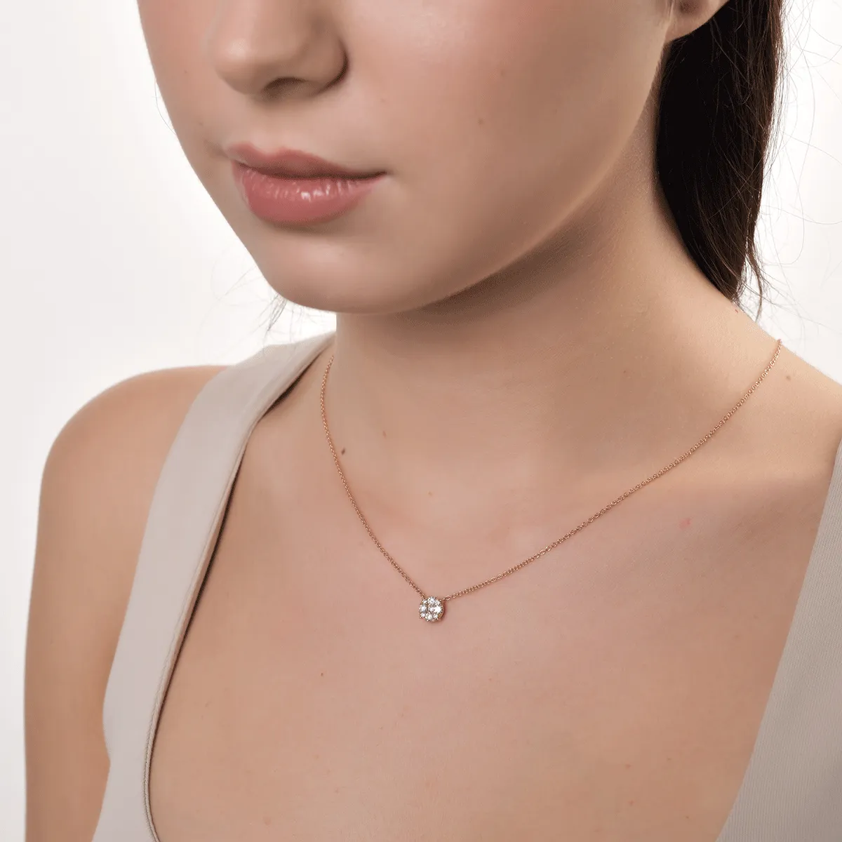 Lant cu pandantiv din aur roz cu diamante de 0.36ct