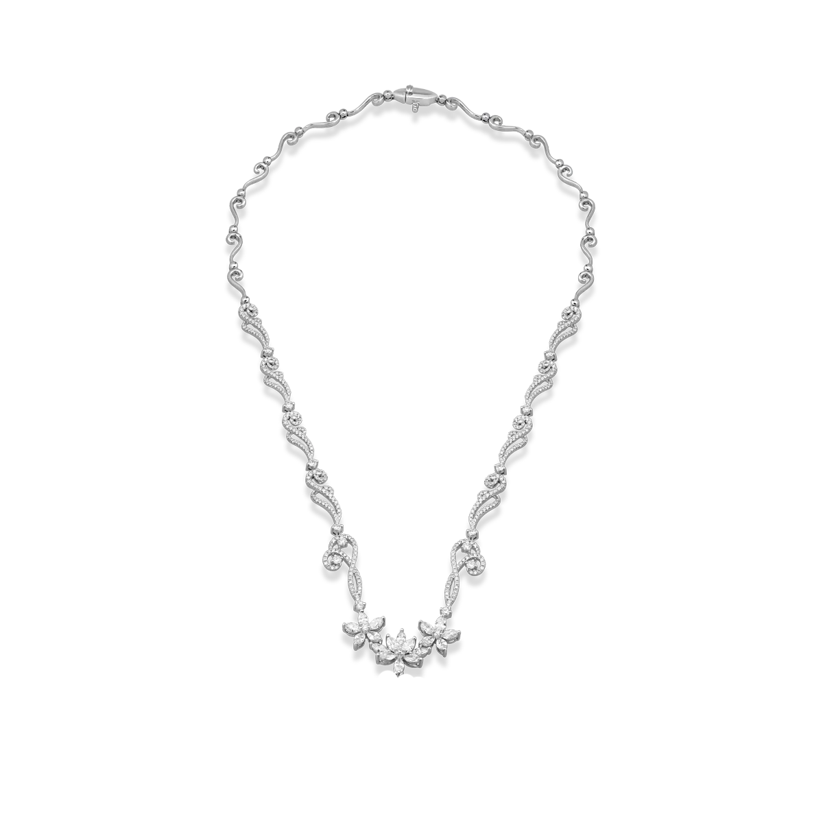 18K white gold necklace with 4.26ct diamonds