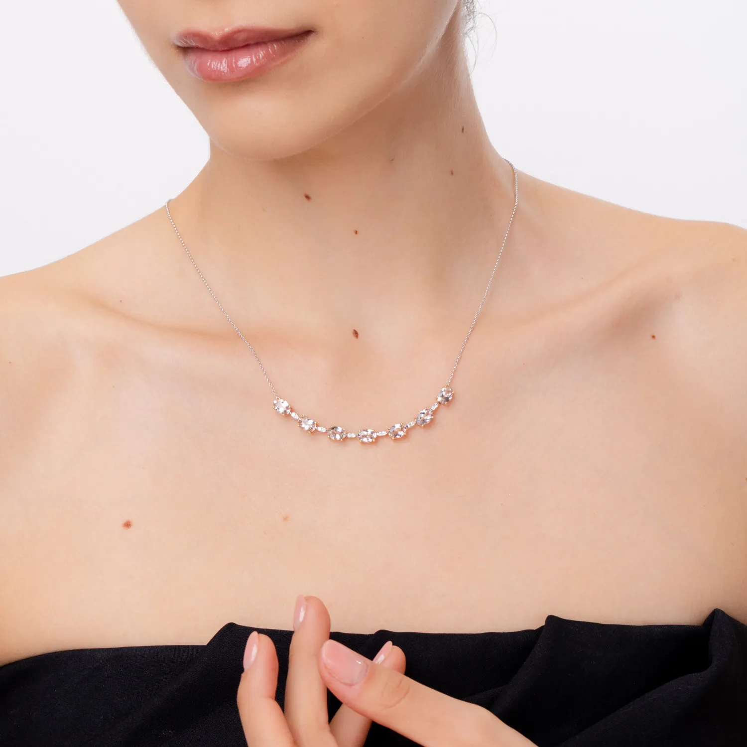 18K fehérarany nyaklánc 4.7ct morganittal és 0.17ct gyémántokkal
