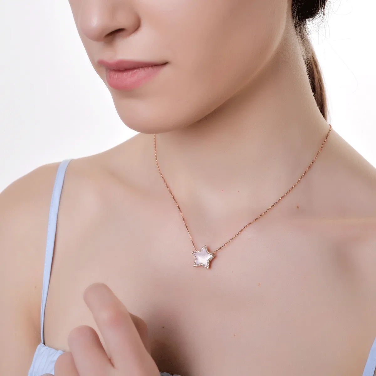 18K rose gold pendant necklace with pink moonstone of 2.1ct and diamonds of 0.23ct