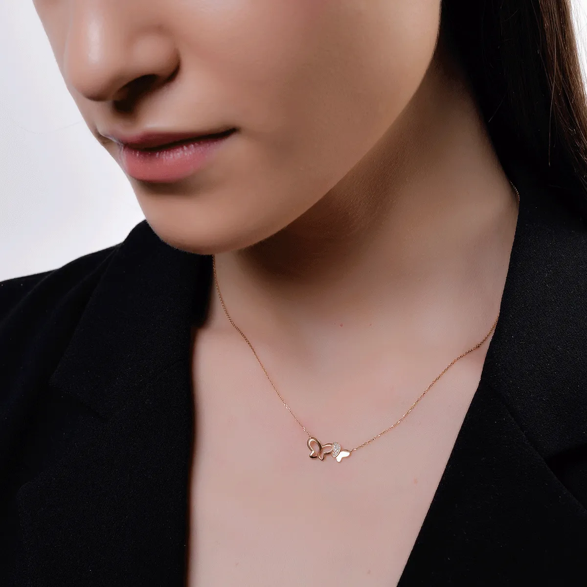 Lant cu pandantiv fluturi din aur roz de 18K cu diamante de 0.021ct
