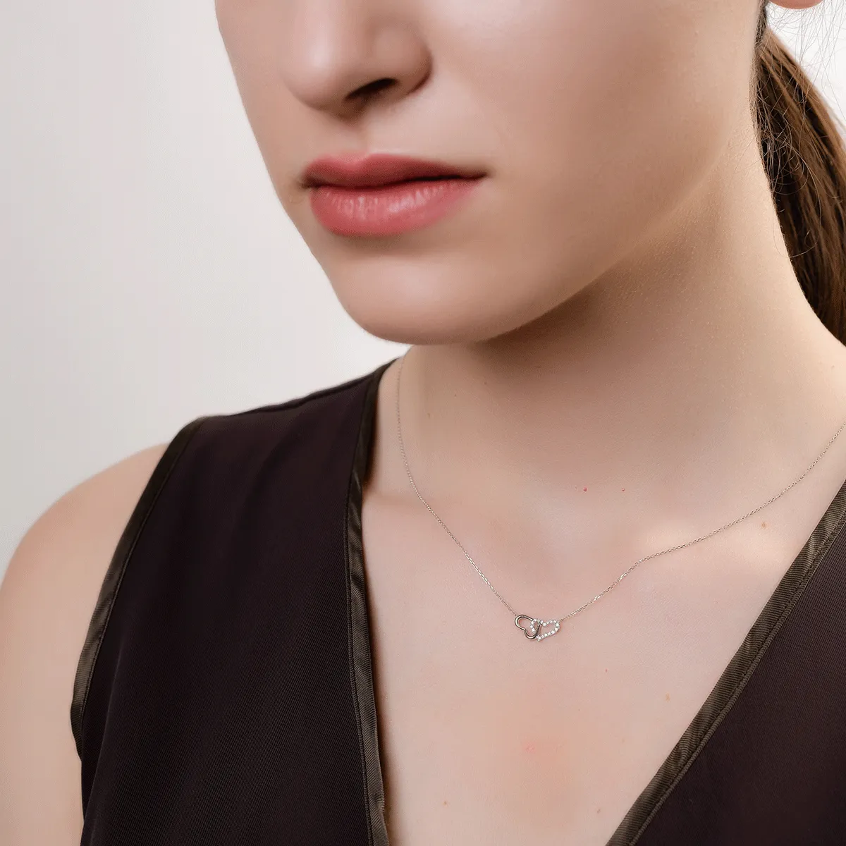 Lant cu pandantiv inimioare din aur alb de 18K cu diamante de 0.053ct