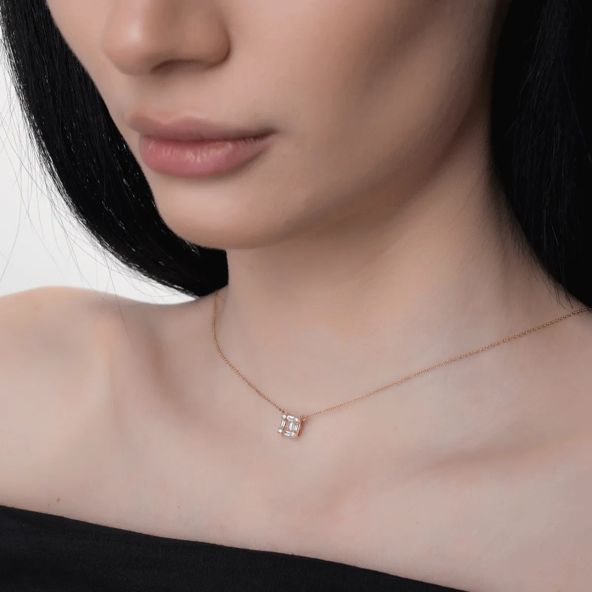 Lant cu pandantiv din aur roz de 18K cu diamante de 0.268ct