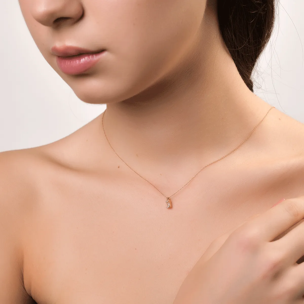 18K rose gold pendant chain with 0.083ct diamonds