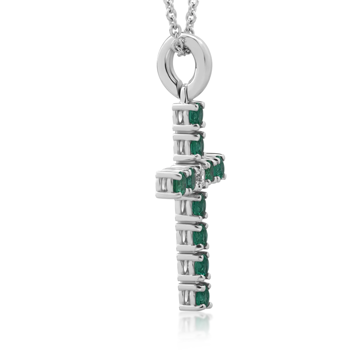 Lant cu pandantiv cruce din aur alb de 18K cu diamant de 0.05ct si smaralde de 0.48ct