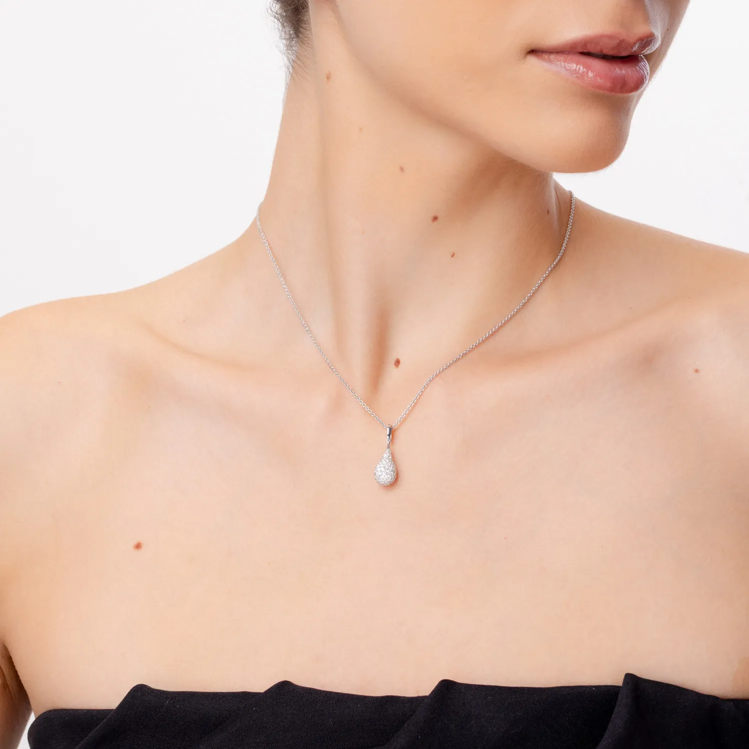 Naszyjnik z 18K białego złota z 1.51ct diamentami
