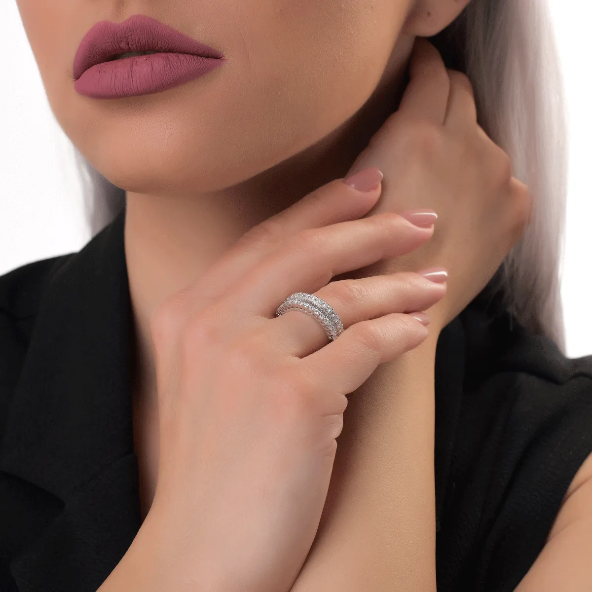 19 k fehér arany gyűrű 1,02ct gyémántokkal