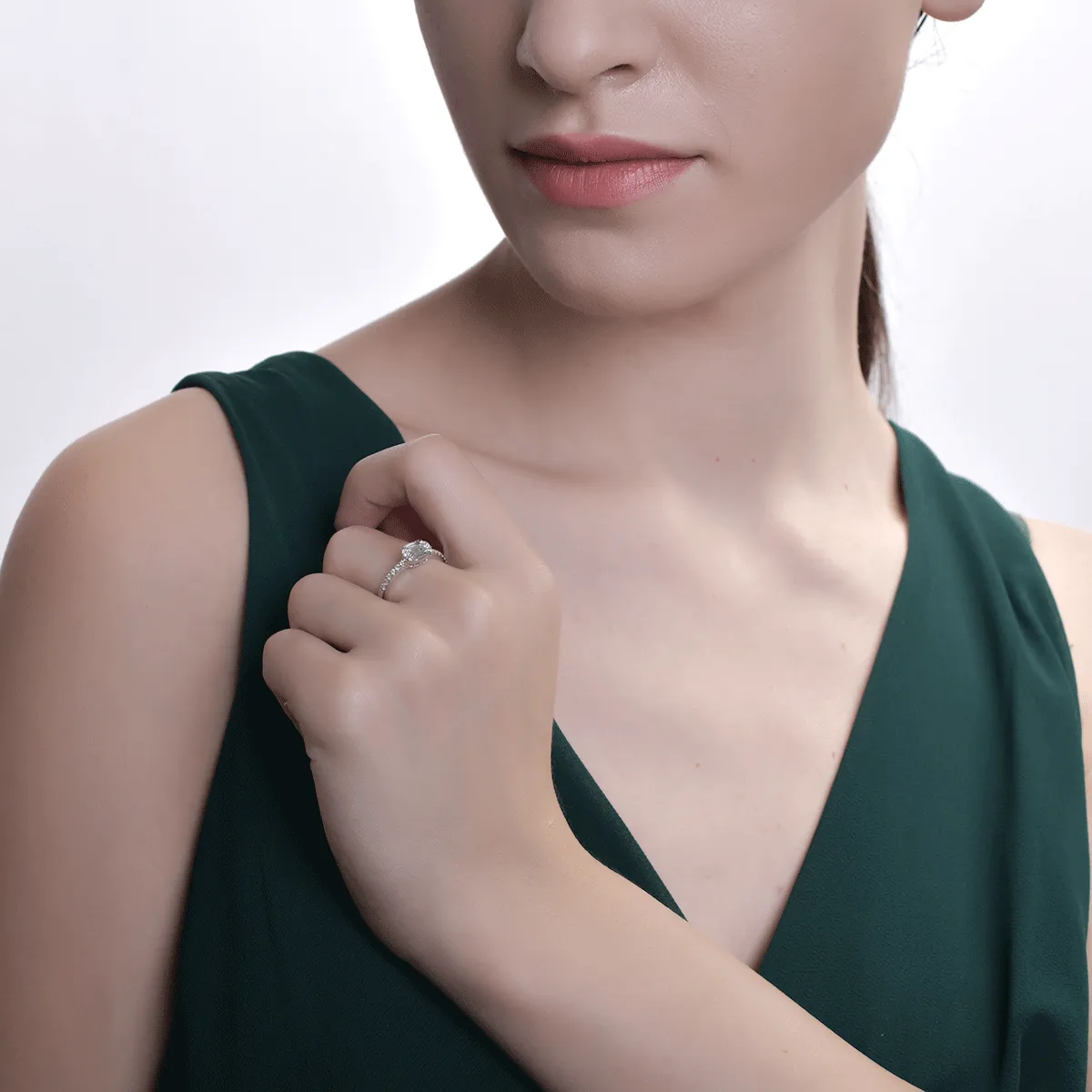 Inel din aur alb de 18K cu diamante de 0.4ct