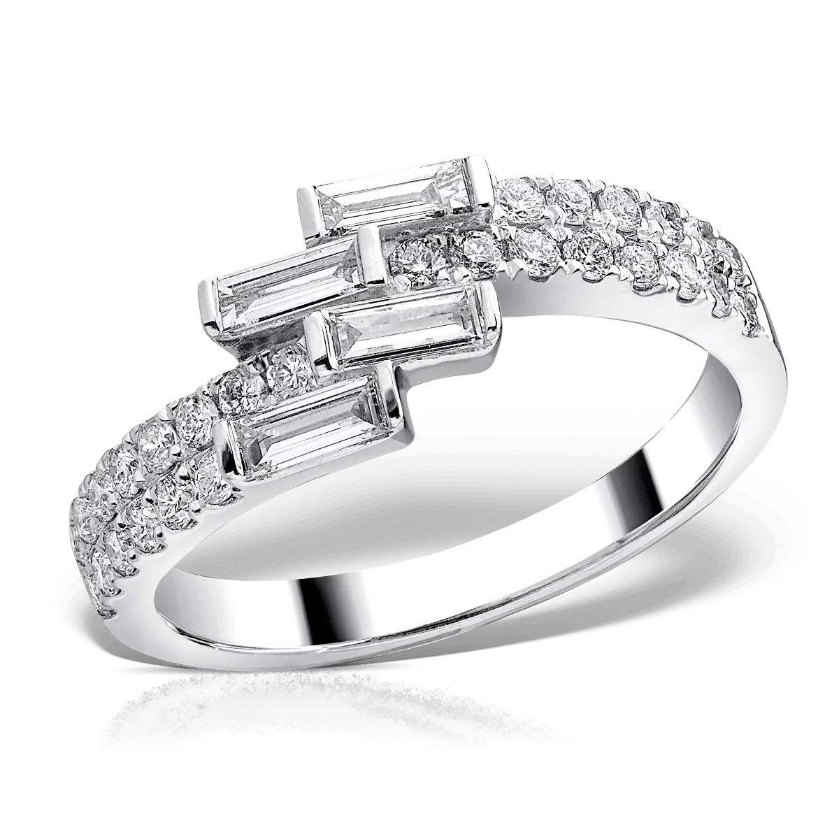 18K white gold ring with 0.68ct diamonds