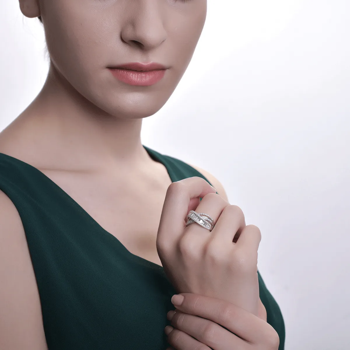 Inel din aur alb de 18K cu diamante de 1.26ct