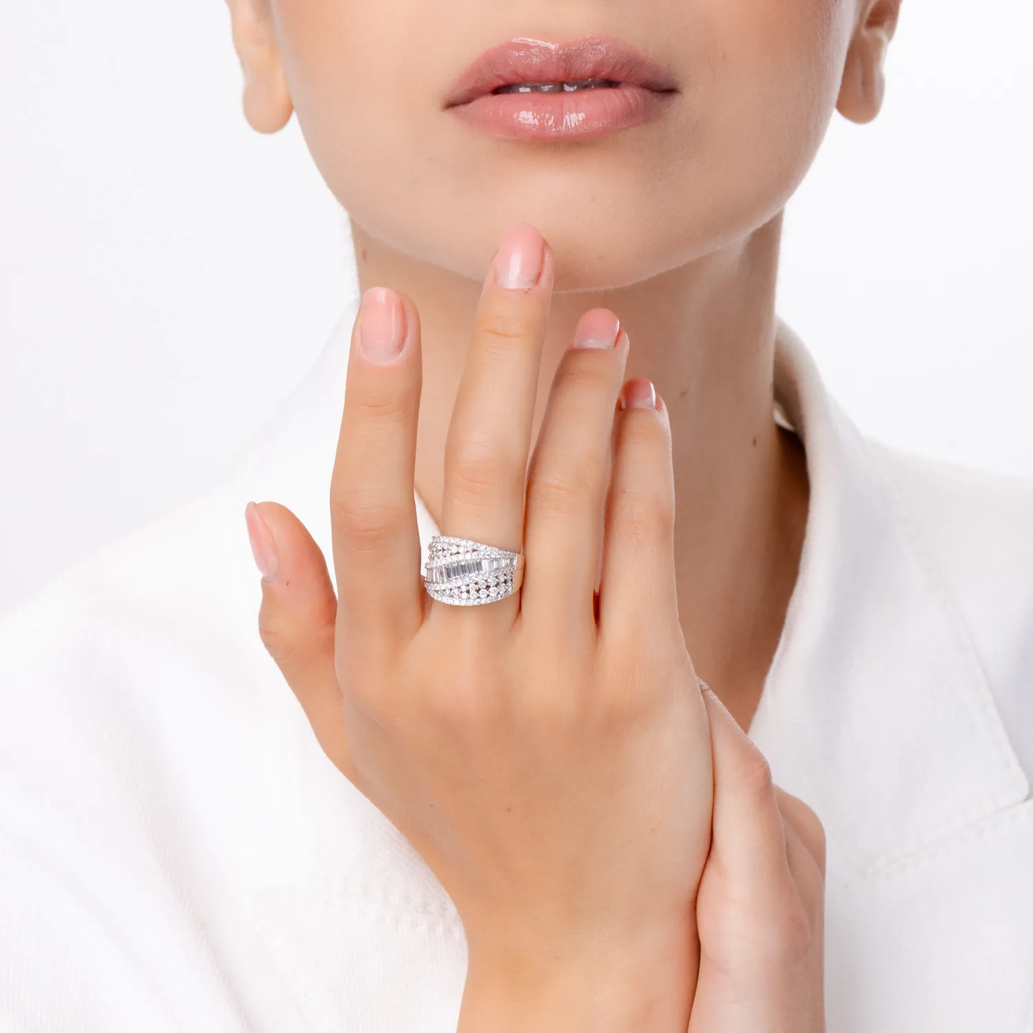 Pierścionek z 18K białego złota z 2.18ct diamentami