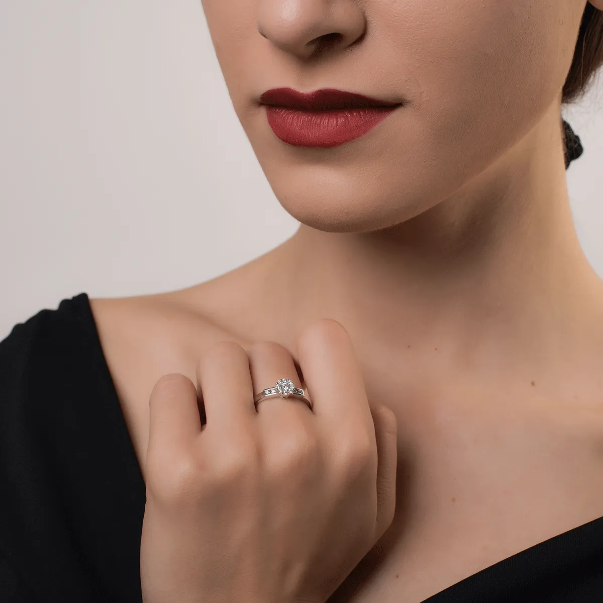 Пръстен от бяло злато 18K с диаманти 0.28ct