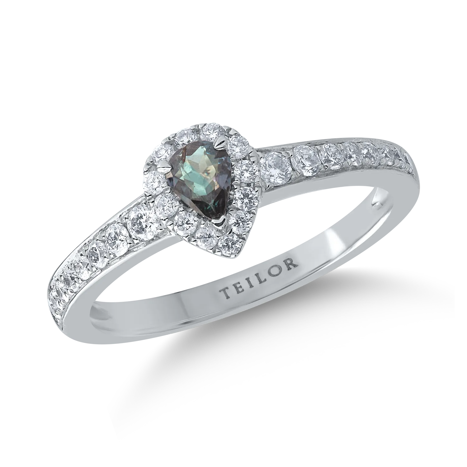 18K white gold ring with 0.22ct alexandrite and 0.36ct diamonds