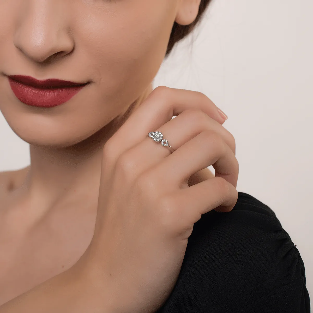 Inel din aur alb de 18K cu diamante de 0.28ct