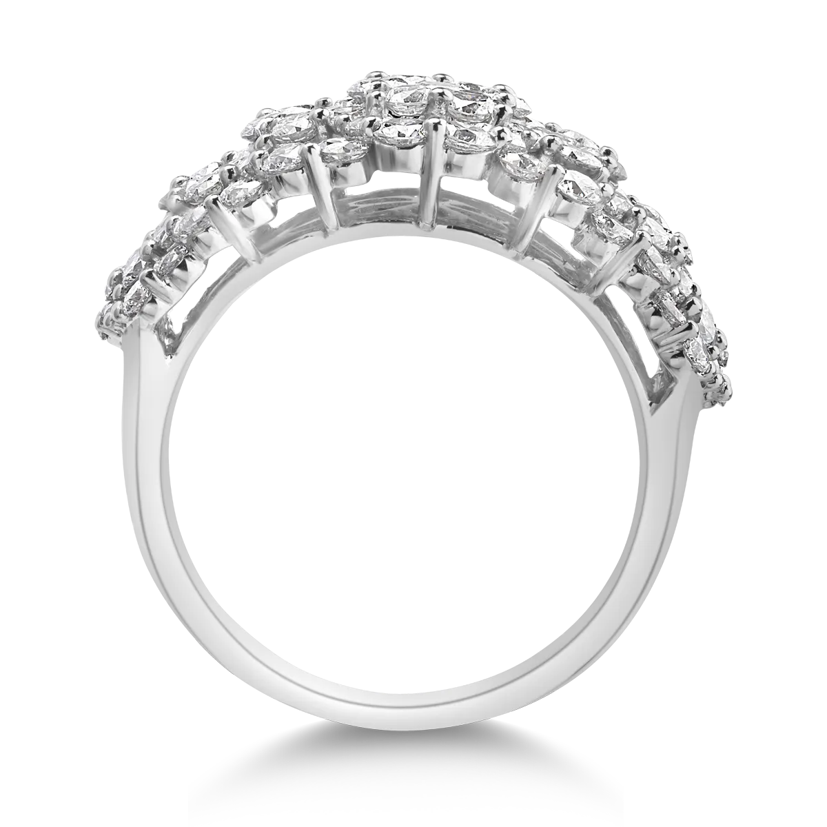 18K white gold ring with diamonds of 3.6ct