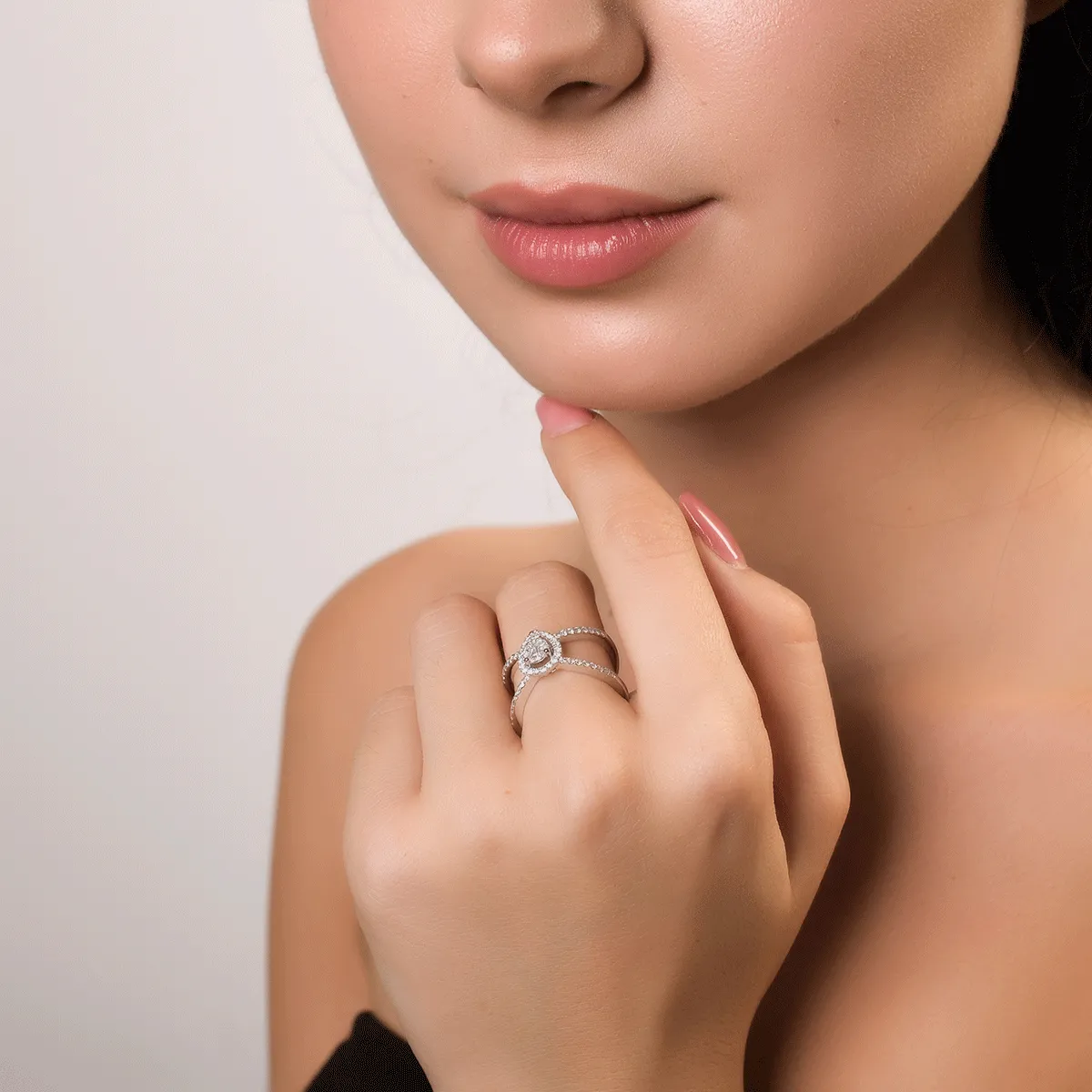 Fehérarany gyűrű 0.55ct gyémántokkal