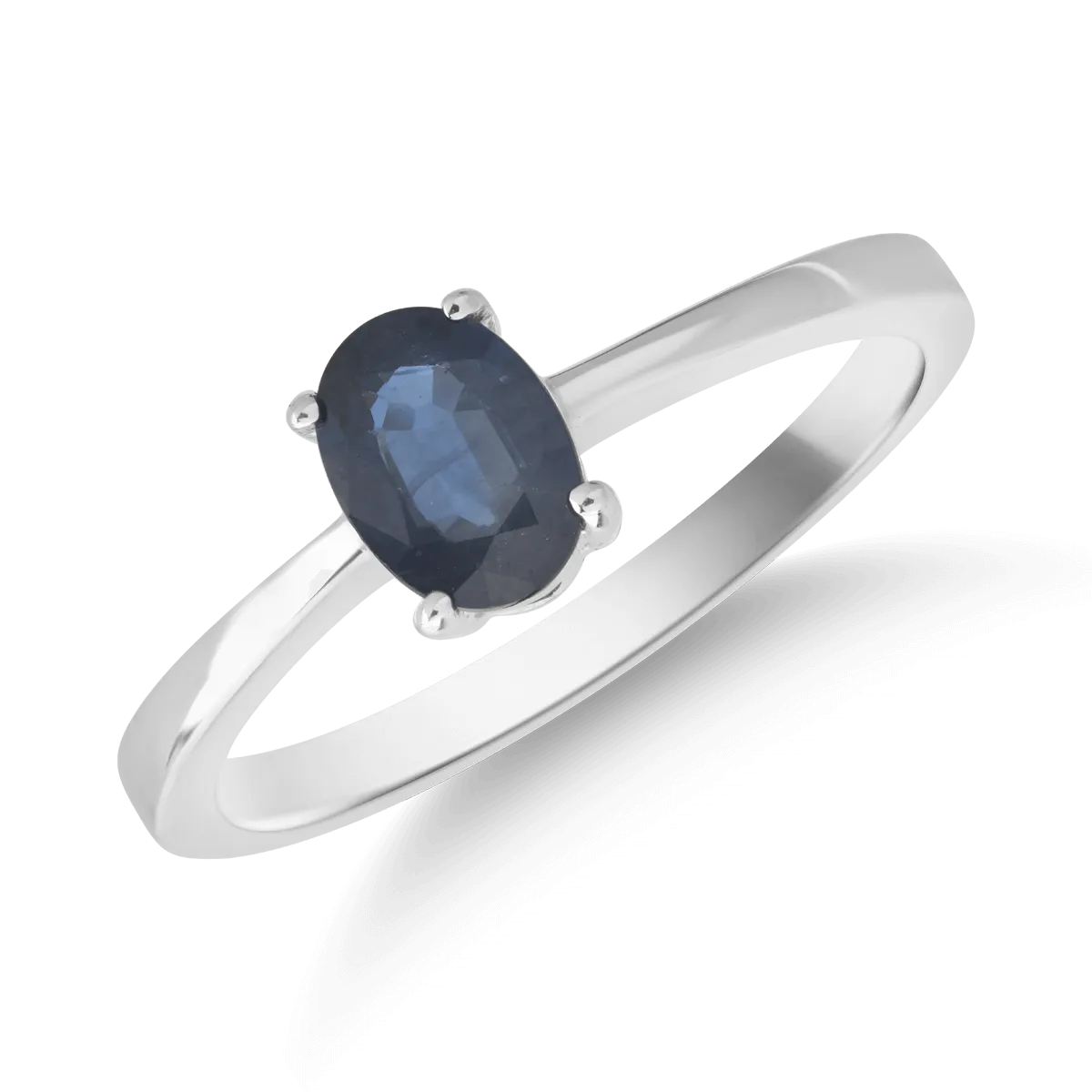14K white gold ring with 0.87ct sapphire