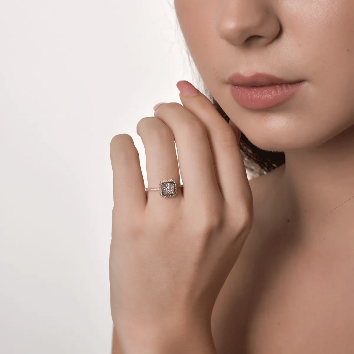 Inel din aur roz de 14K cu diamante de 0.62ct