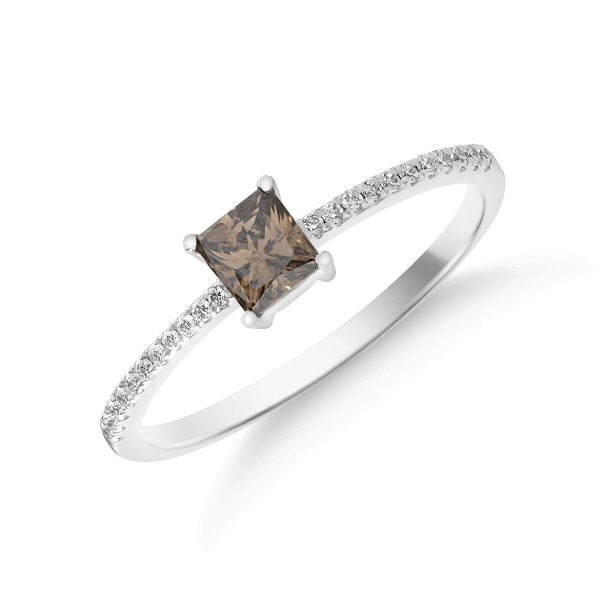 18K white gold ring with 0.45ct brown diamond and 0.09ct transparent diamonds