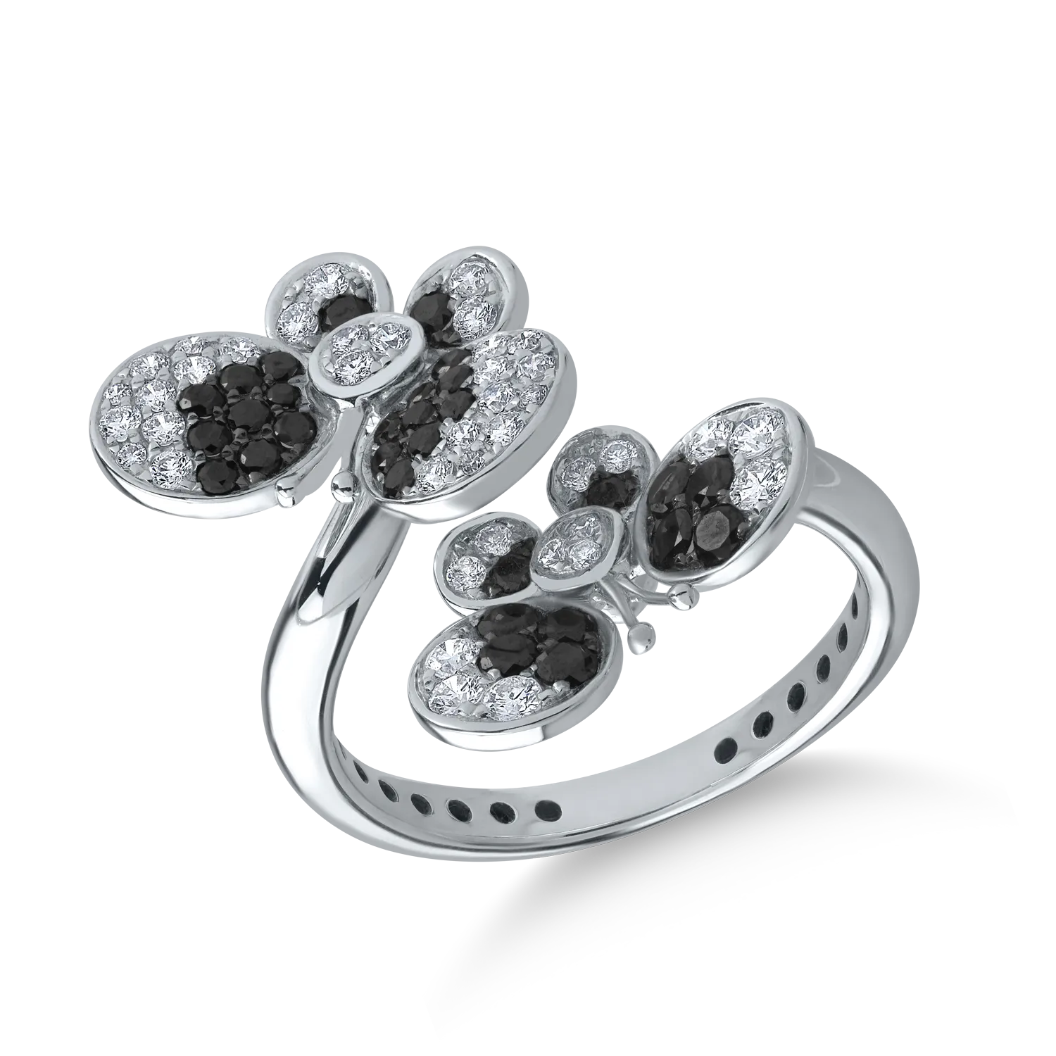 18K white gold ring with 0.43ct black diamonds and 0.47ct clear diamonds