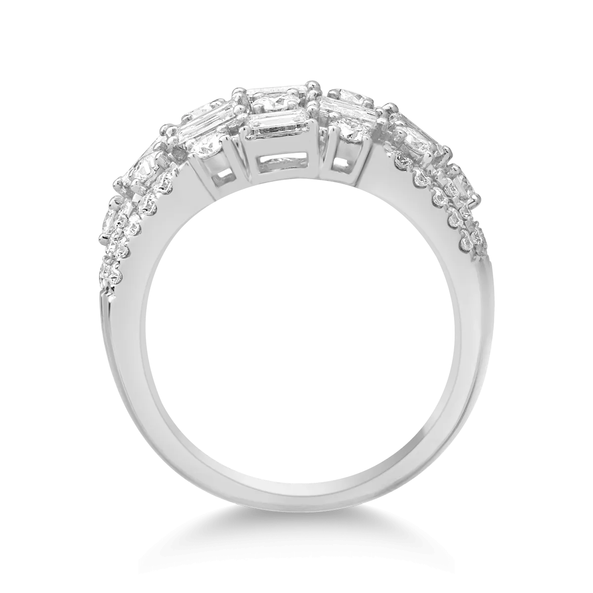 18K white gold ring with 2.74ct diamonds
