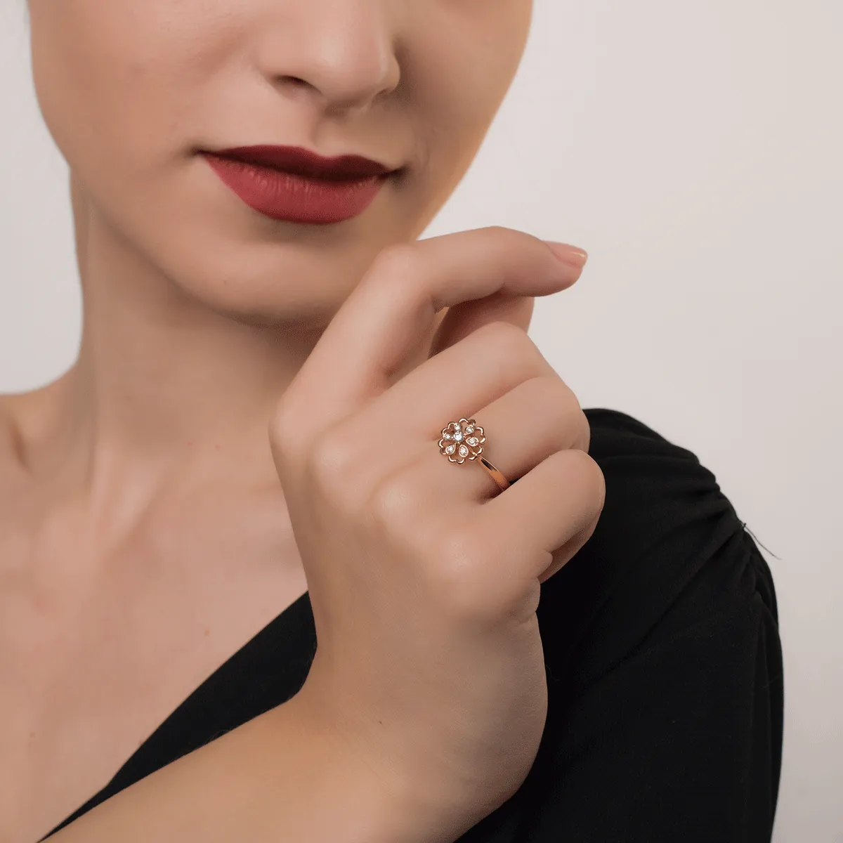 Пръстен от розово злато 18K с диаманти 0.11ct