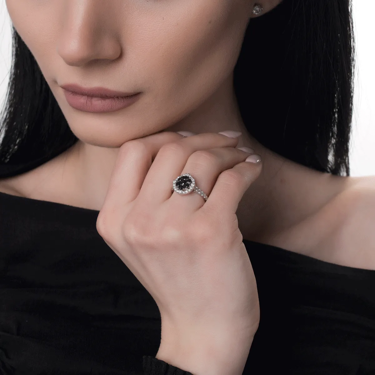 Inel din aur alb cu diamante negre de 0.522ct si diamante transparente de 0.572ct