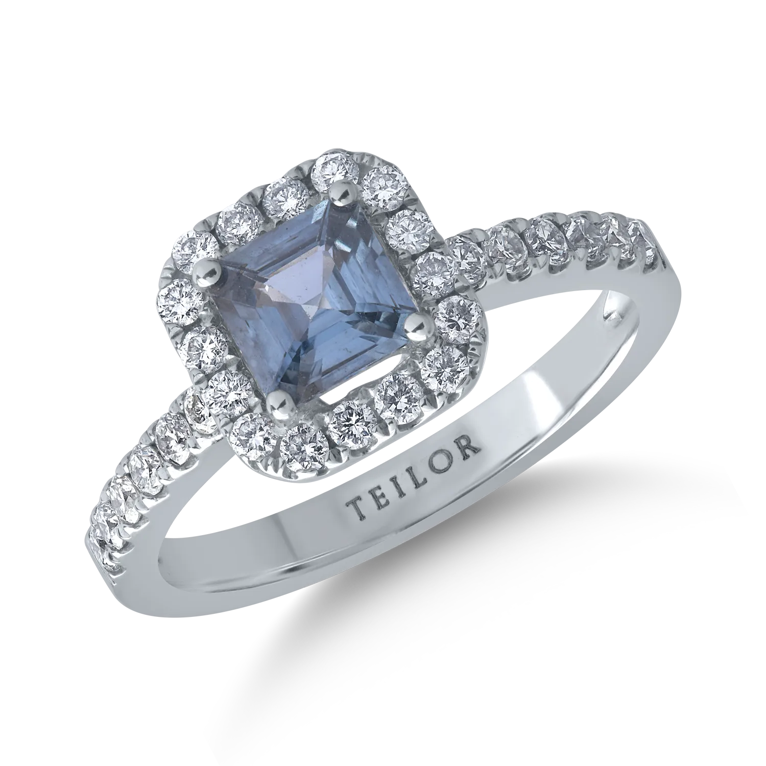 18K white gold ring with 0.7ct sapphire and 0.41ct diamonds